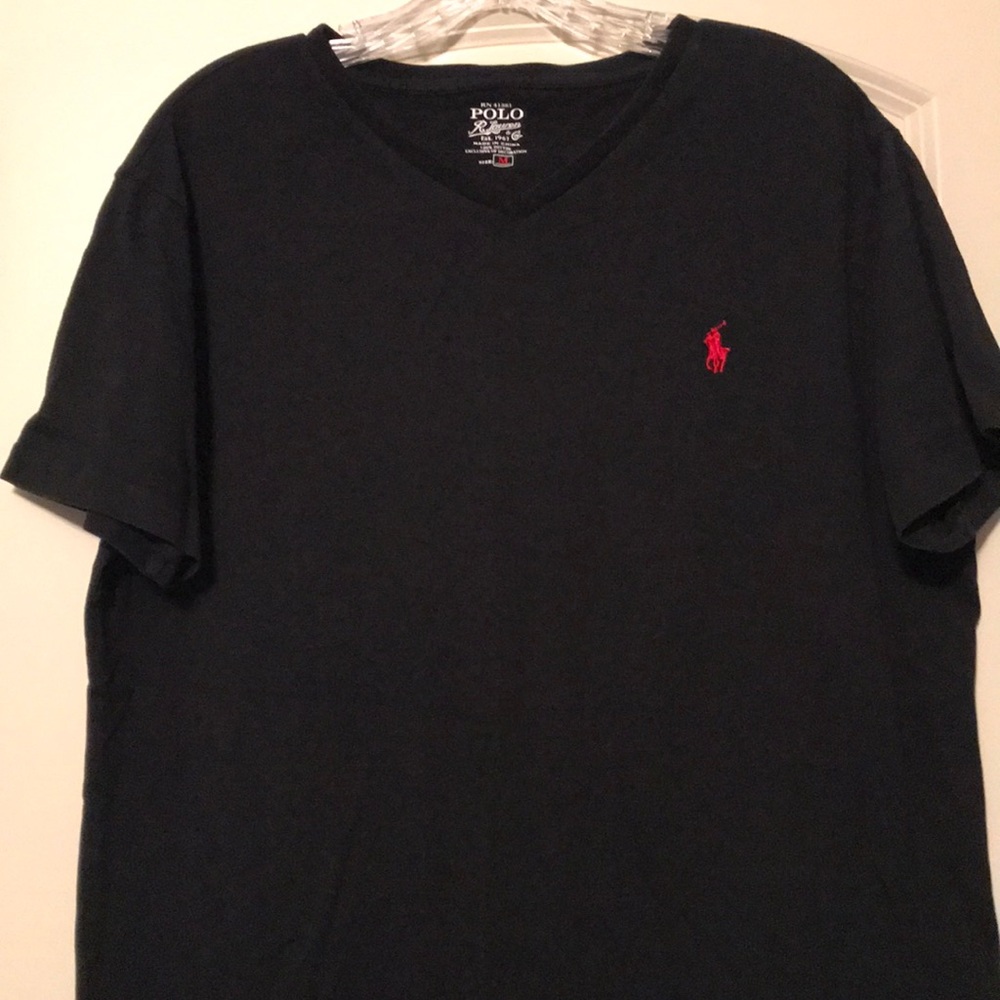 Men’s Short Sleeve V-neck T-shirt